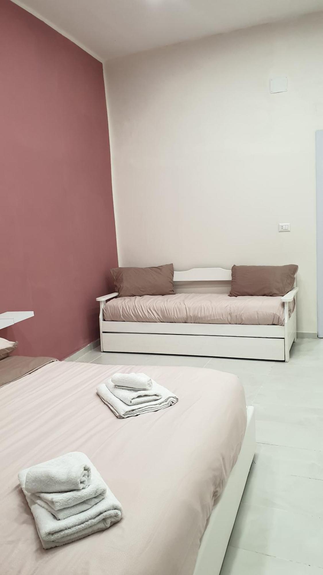 Fraleo Home Наполи Екстериор снимка